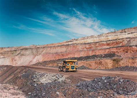 Quarry Mining in a Quarry by Machines Stock Image - Image of machinery, dumptruck: 189474303