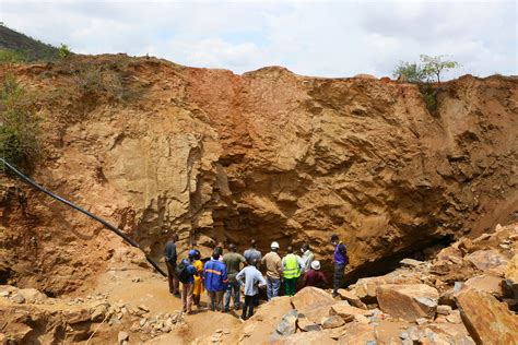 Rescue efforts slowed a week after Zimbabwe mine collapse Shaft miners ...