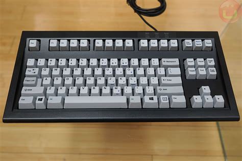 Unicomp Mini-M Keyboard Review | Ubergizmo