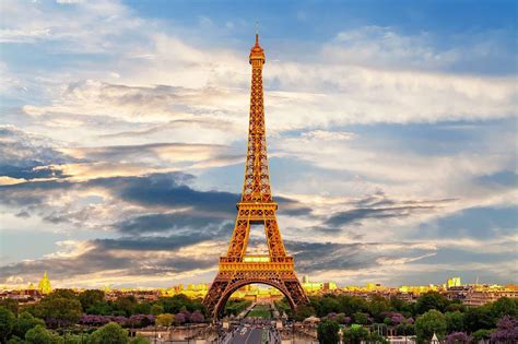 Eiffel Tower – A celebrated landmark in France!