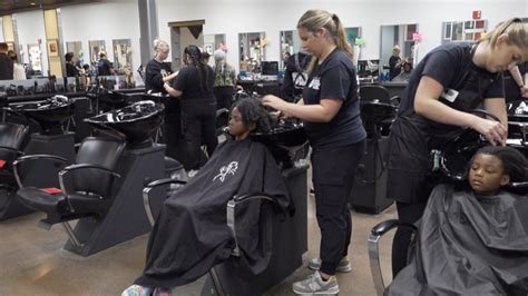 Tennessee School of Beauty gives free haircuts to kids ahead of new ...