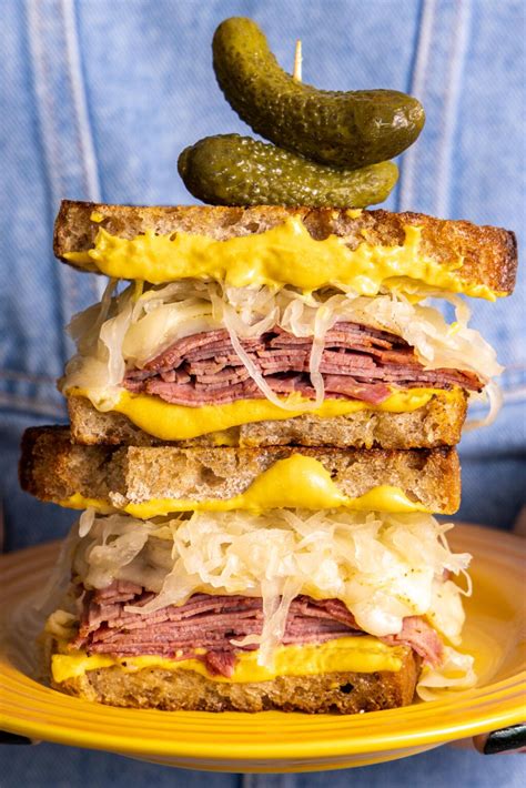 The Best Pastrami Sandwich - Momsdish