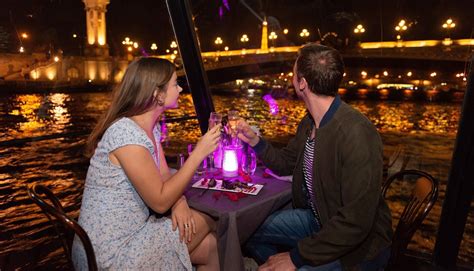 Early Evening Dinner Cruise on the River Seine