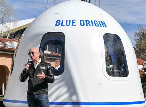 Jeff Bezos says no potty breaks will be needed on Blue Origin spaceflights – GeekWire