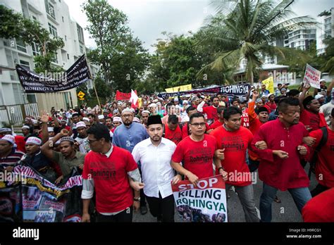 Kuala Lumpur, Malaysia. 25th Nov, 2016. Rohingya Muslims living in ...