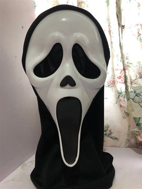 GHOSTFACE MASK as SEEN IN SCREAM 5, Hobbies & Toys, Memorabilia ...