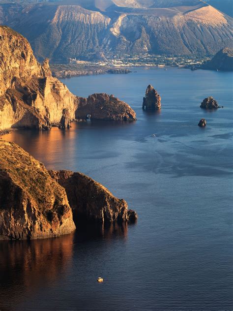 Lipari and Vulcano - Quattrocchi - The famous "4 eye view" from Lipari island to Volcano ...