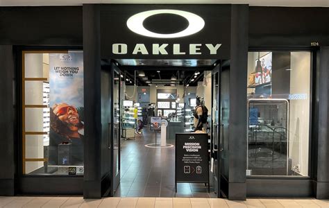 Oakley Store in 1124 Glendale Galleria Glendale, CA | Men's & Women's ...