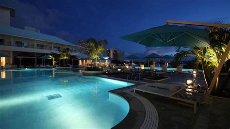 Guam Hotel Outdoor Swimming Pool | LOTTE Hotel Guam Facilities