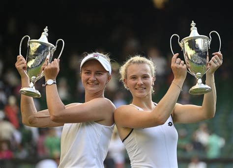 Czechs Krejcikova and Siniakova ease to Wimbledon doubles crown | Reuters