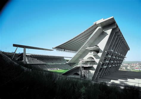 Braga Municipal Stadium by Eduardo Souto de Moura (236AR) — Atlas of ...