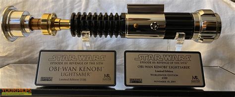 Star Wars Episode 3: Revenge of the Sith Obi-wan Kenobi Limited Edition Lightsaber Master Replicas