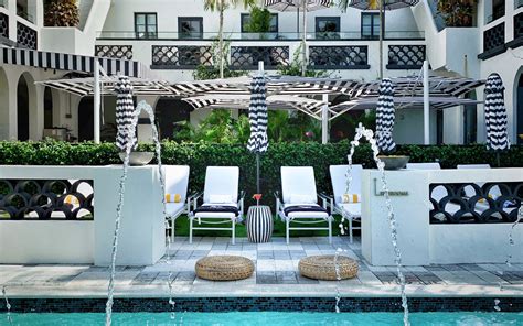 Nantucket’s White Elephant Hotel Opens a Glamorous Outpost in Palm ...