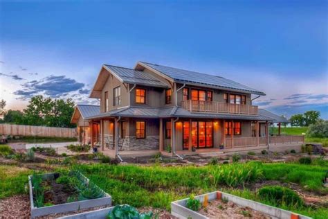 50 Craftsman House Landscaping Ideas (Photos) | Craftsman farmhouse ...