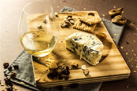 How to pair white wine & cheese | Castello®️