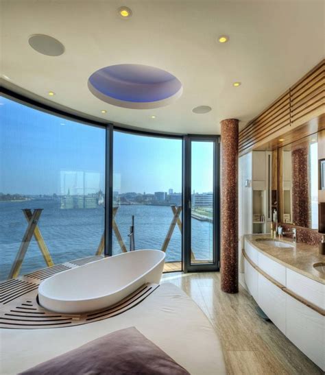 20 Modern Bathrooms with Luxury Ocean Views