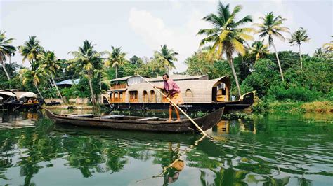 Kerala Houseboat Tour Packages - Pan India Tours