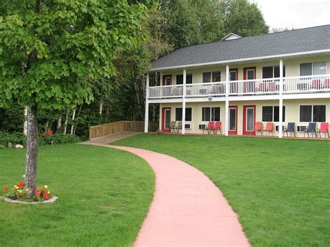 BEACH INN MOTEL ON MUNISING BAY - Updated 2024 Prices & Hotel Reviews (MI)