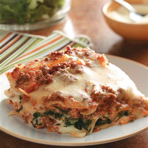 Ground Beef Spinach Alfredo Lasagna Recipe | Taste of Home