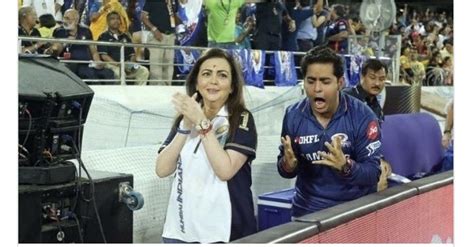 Nita Ambani Beams With Pride As Her IPL Team Mumbai Indians Clinch The Winners Trophy For The ...