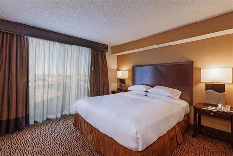 Discount Coupon for Embassy Suites Hotel Dallas Market Center in Dallas, Texas - Save Money!