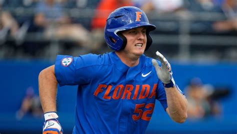 Gators finish season sweep of FSU