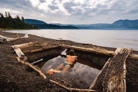 Paulina Lake Hot Springs: Everything You Need to Know - Uprooted Traveler