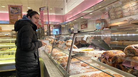 As Dinkel’s Closes After 100 Years In Chicago, Customers Say Goodbye To More Than Just A Bakery ...