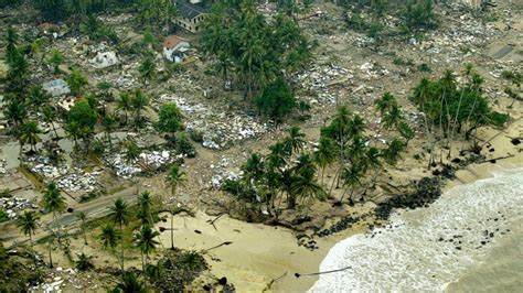 ‘Strip of ruins’: Witness to 2004 Indian ocean tsunami & aftermath — RT News