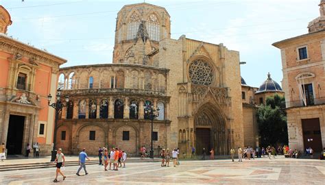 Kathedrale und Plaza de la Virgen: Wahrzeichen von Valencia