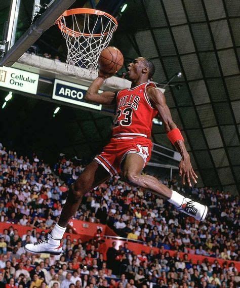 Slam Dunk Contest - Seattle, 1987 | MJ23 | Michael jordan photos, Michael jordan, Air jordans