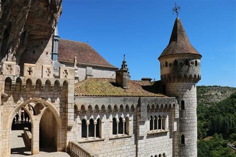 Best Castles in Dordogne - Historic European Castles