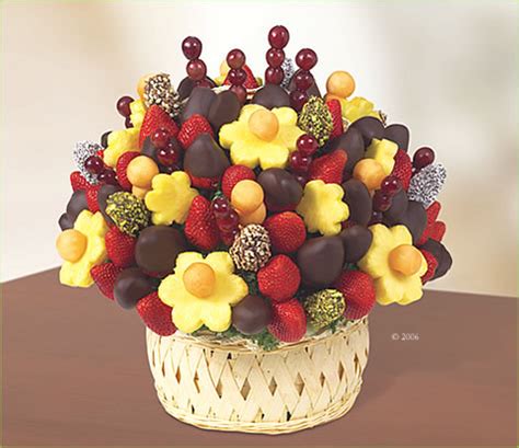 Edible Arrangements® fruit baskets - Berry Chocolate Bouquet® with Dipped Dates and Mixed Toppings