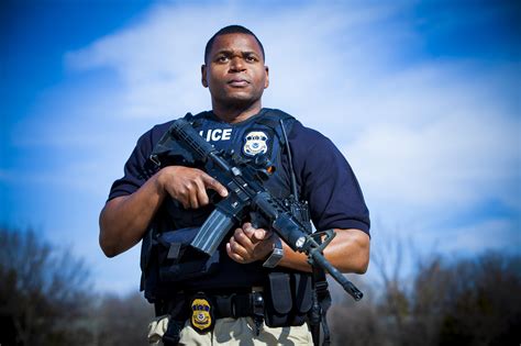 ICE Enforcement and Removal Operations (ERO) Deportation officer [5120x3413] : r/policeporn