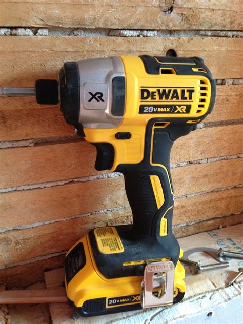 Dewalt DCF886 Brushless 1/4" Impact Driver - Review - Tools In Action ...