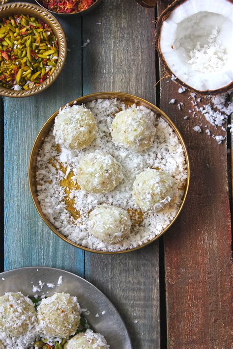 Coconut Ladoo Recipe (Instant Nariyal Laddo) - Fun FOOD Frolic