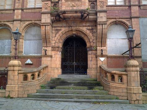 Old Town Hall - Merthyr Tydfil | Built in 1896, the old town… | Flickr