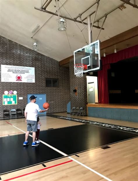 Play Pickleball at Tarzana Recreation Center: Court Information | Pickleheads