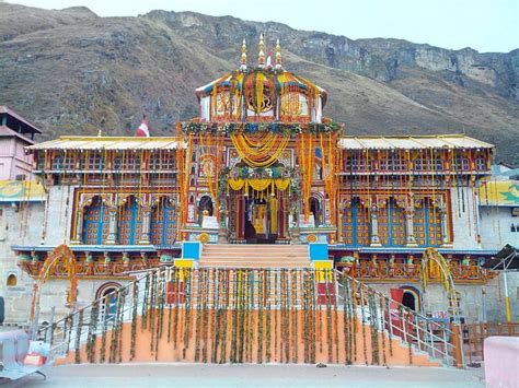 Badrinath Temple Hd Wallpapers - WoodsLima