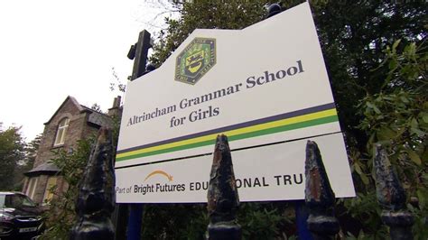 Altrincham girls' school's gender neutral policy criticised - BBC News