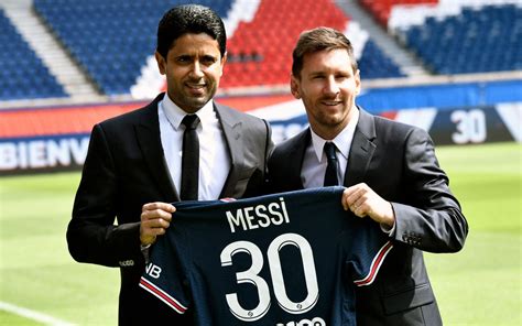 Messi Vs Paris 2021 - Messi arrived at le bourget airport to the north ...