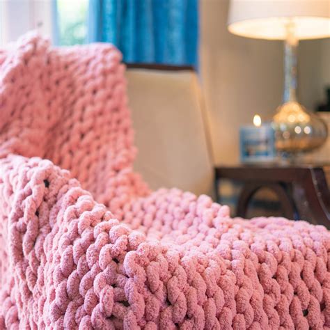 Large Chunky Knit Blanket – Dusty Pink – Royal Sparrow Designs