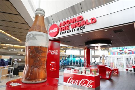 DFW Airport pops open a new Coca-Cola themed lounge - Stuck at the Airport