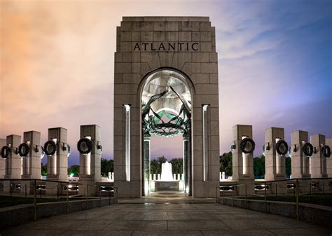 World War II Memorial in Washington D.C. (Travel & Photo Guide)