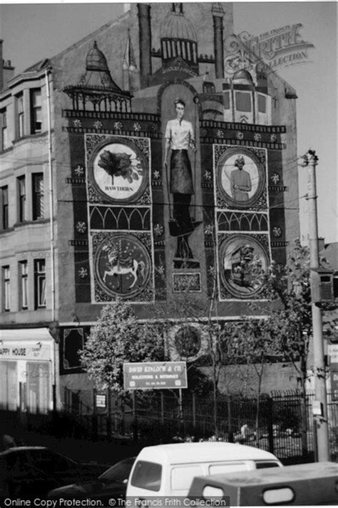 Photo of Glasgow, Mural In Possilpark 2005 - Francis Frith