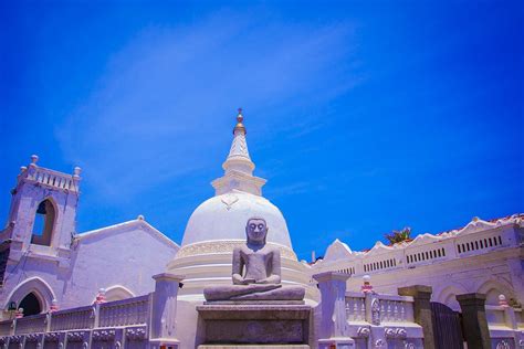 Beautiful Old Temples in Sri Lanka - Green Holiday Travels