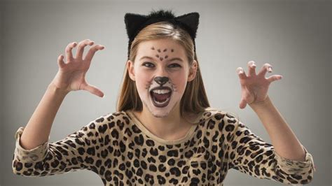 How To Paint a Cat Face for Halloween - TechStory