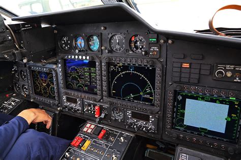 File:Russian Air Force Kamov Ka-52 cockpit (19604206626).jpg ...