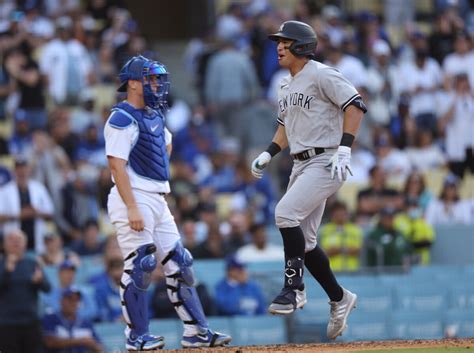 Yankees Score Runs in Final 3 Innings for 4–1 Victory Over Dodgers