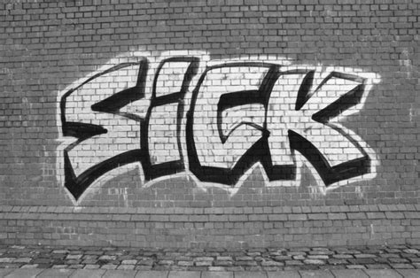 Pin by CAIRN RED NAMUH on Signature Portrature 3 | Graffiti words, Graffiti, Black and white ...